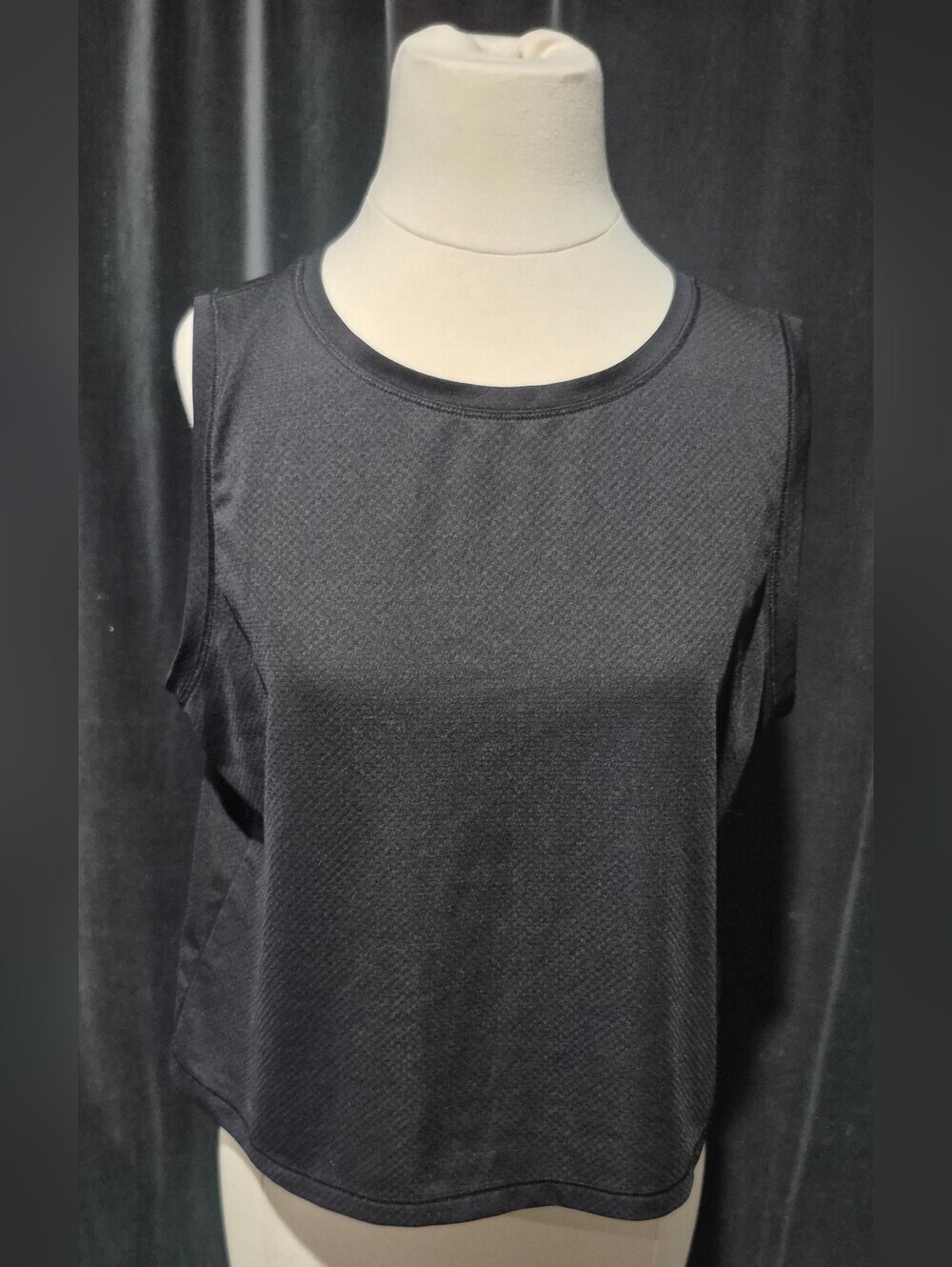 Velocity Black Sleeveless Tank Top (Box B)